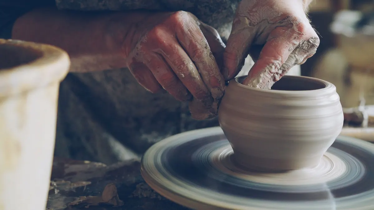 A Complete Beginner's Guide to Pottery: Choosing Between Wheel Throwing and Hand Building